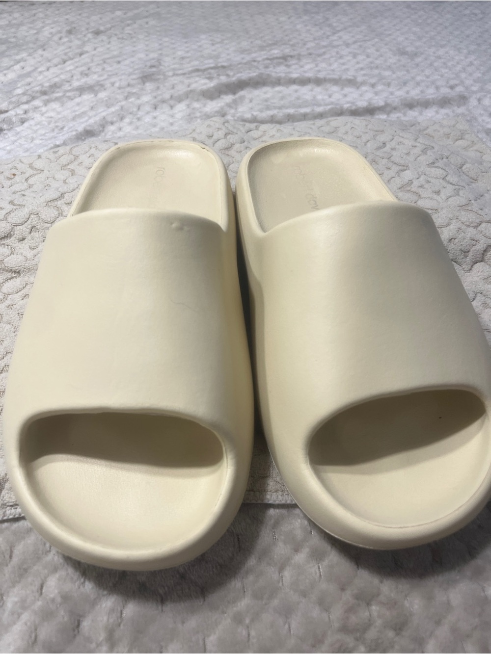 Robert David Men's Slide Sandals in Off-White Size 8